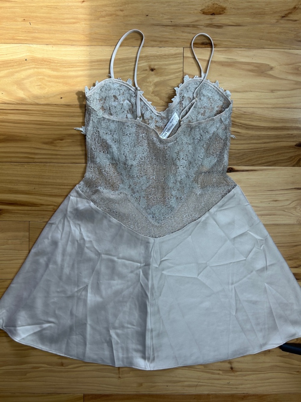 Flora Nikrooz Cream Champagne Lace-Front Slip | Size Small - Picture 6 of 7
